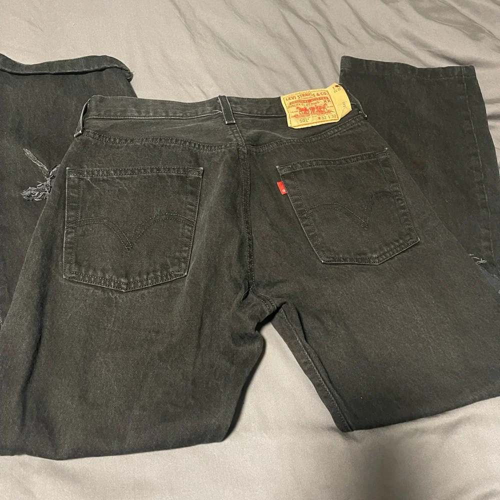 levis - Picture 2 of 2